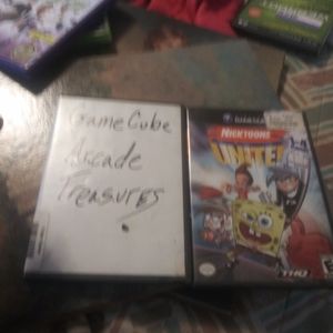 2 games ..gamecube arcade 3 and nicktoons